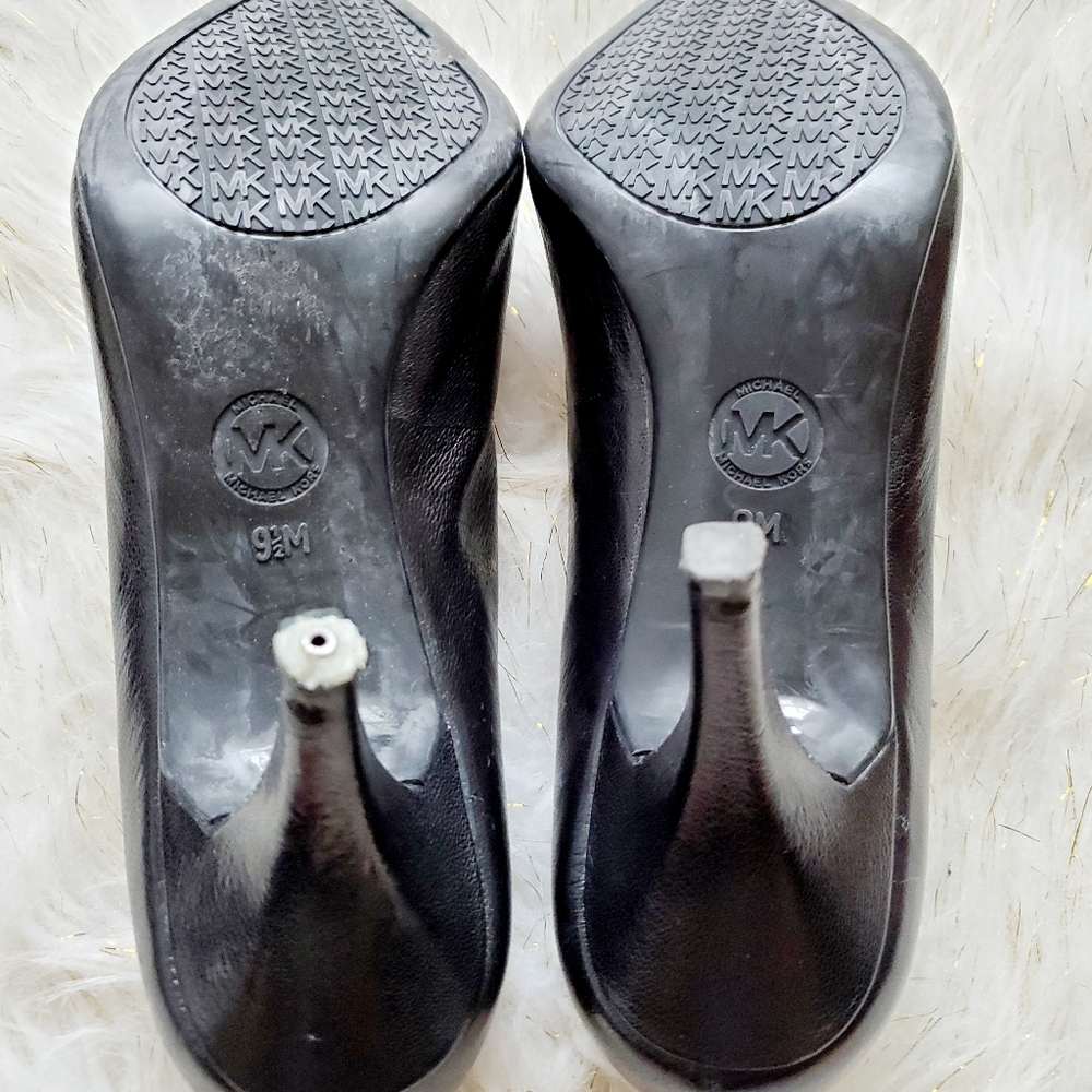 Michael Kors black leather pointy-toe heels - Picture 8 of 8